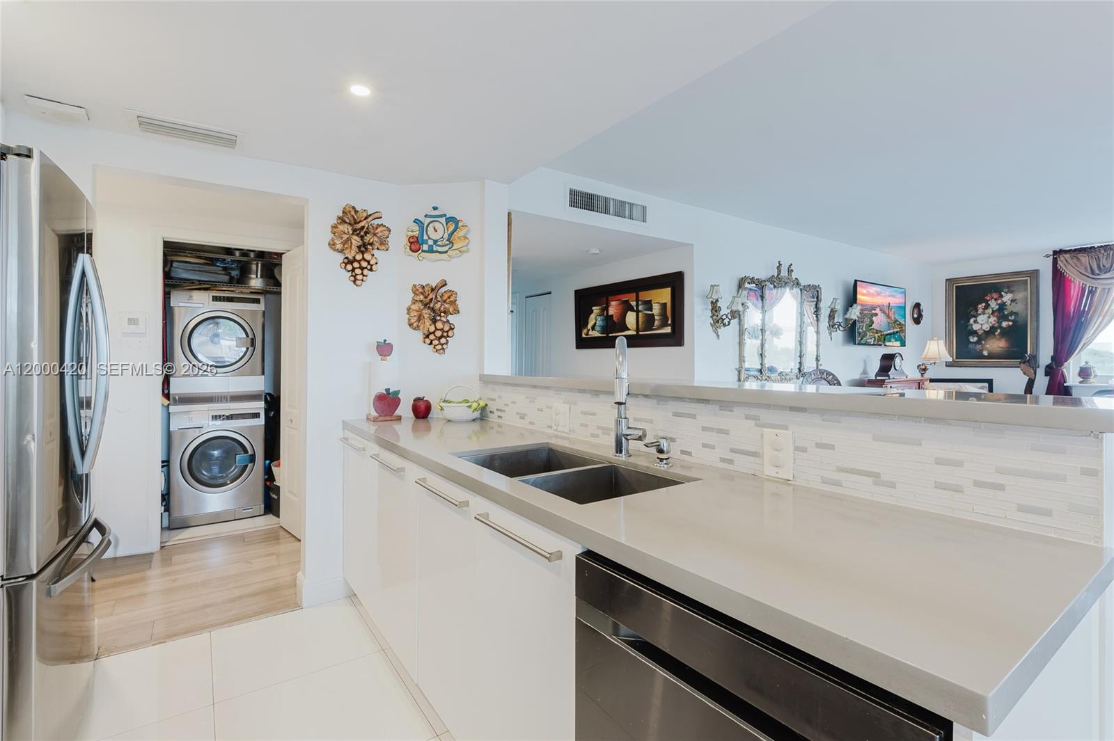 See details 411 2 / 2 1372 sq. ft. $ 2026-05-15 0 Photo
