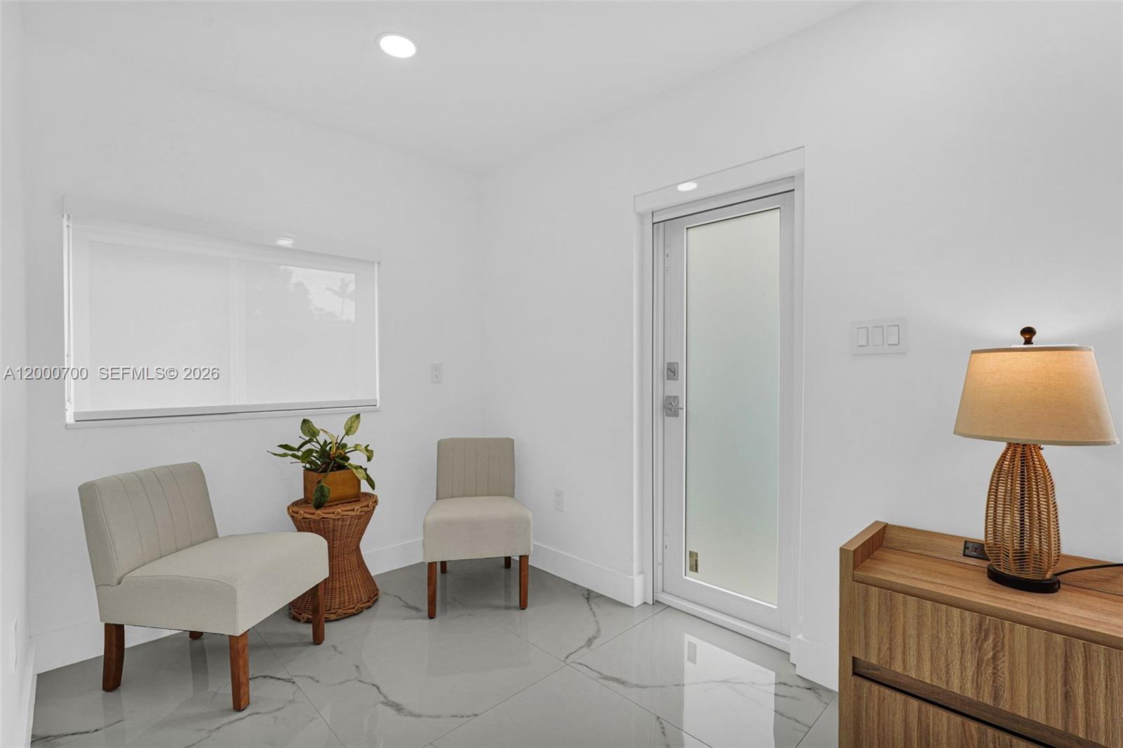 7142 4 / 4 2300 sq. ft. $ 2026-04-14 0 Photo