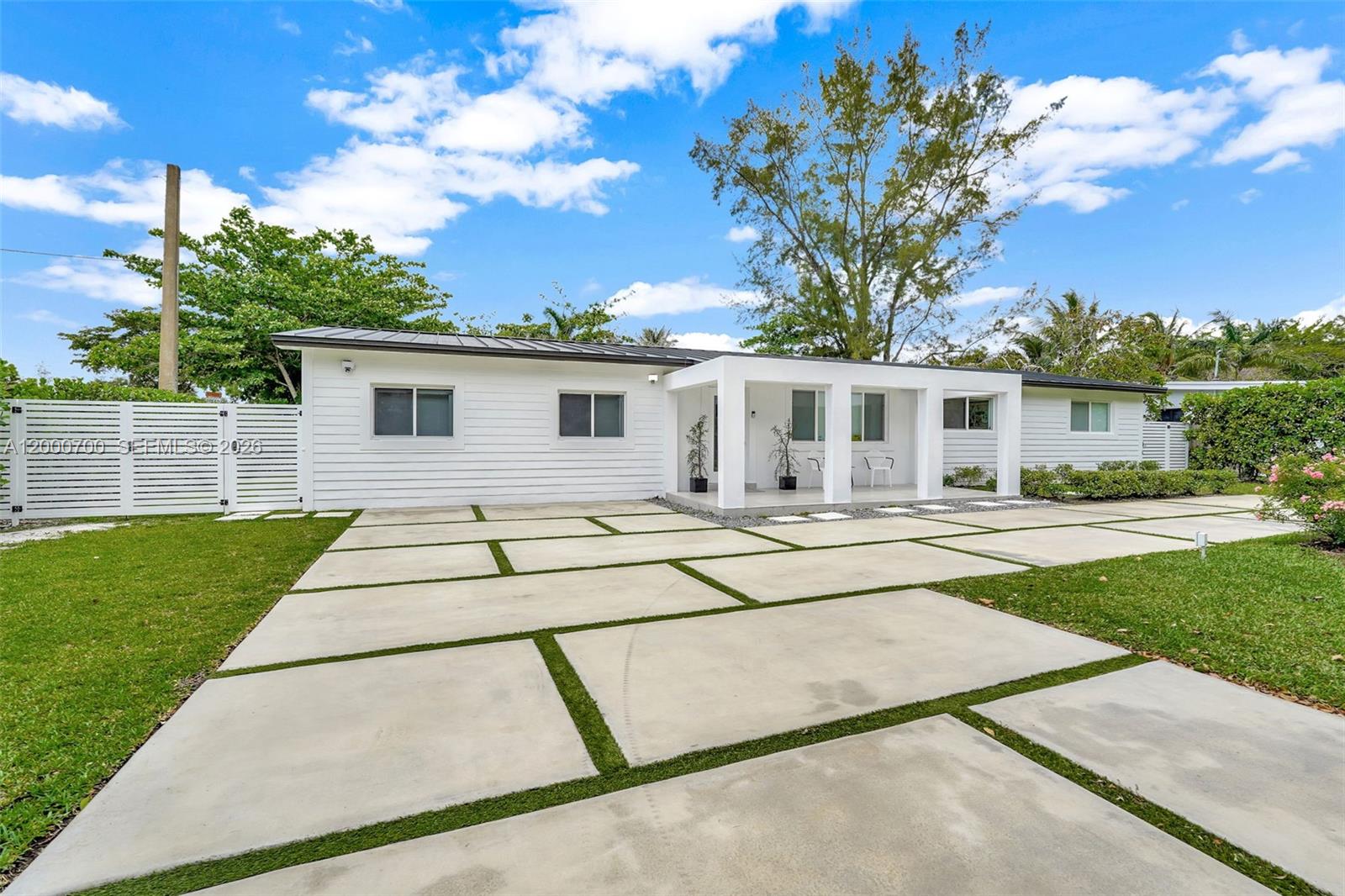 7142 4 / 4 2300 sq. ft. $ 2026-04-14 0 Photo