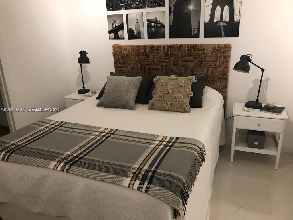 803 3 / 3 1935 sq. ft. $ 2026-04-14 0 Photo