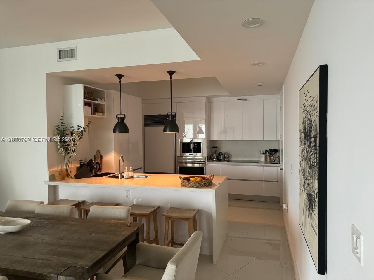 803 3 / 3 1935 sq. ft. $ 2026-04-14 0 Photo