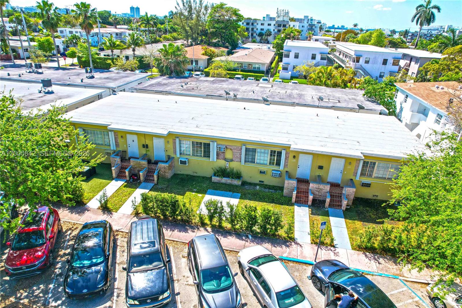   /  2700 sq. ft. $ 2026-04-14 0 Photo