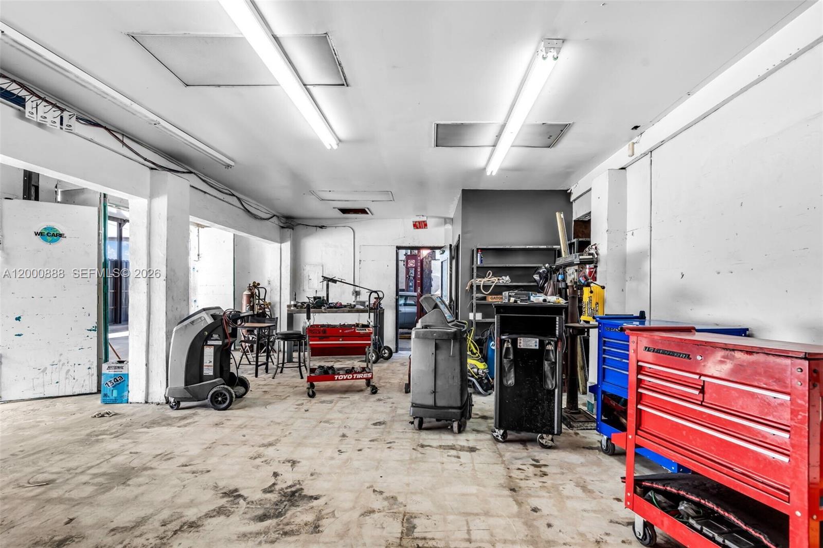   /   sq. ft. $ 2026-04-14 0 Photo