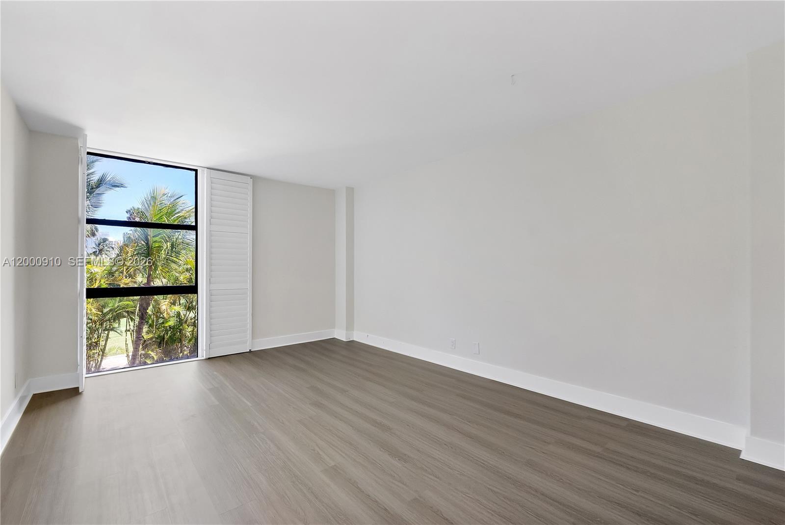 Photo of 20335 Country Club Dr  #208, Aventura, Florida, 33180 - 