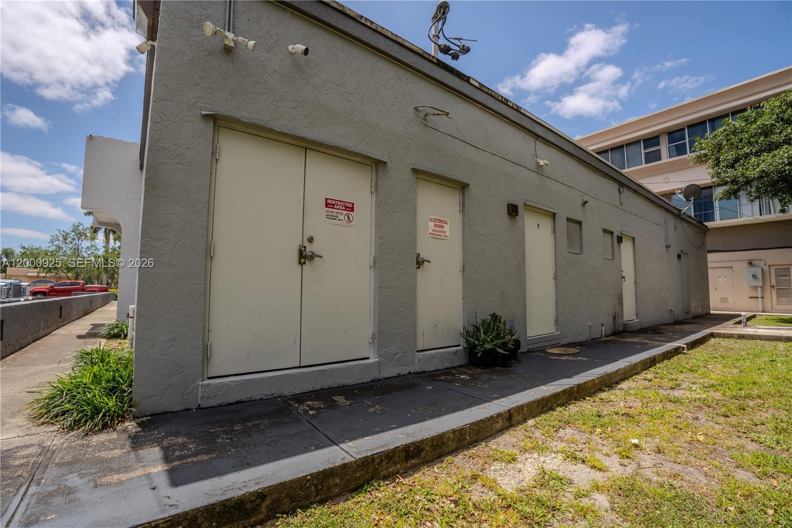   /   sq. ft. $ 2026-04-14 0 Photo