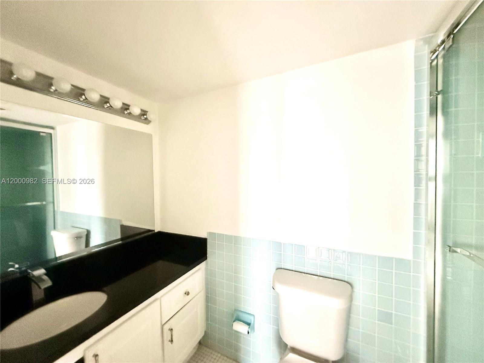 Photo of 1825 Ocean Dr #614, Hallandale Beach, Florida, 33009 - granite countertop