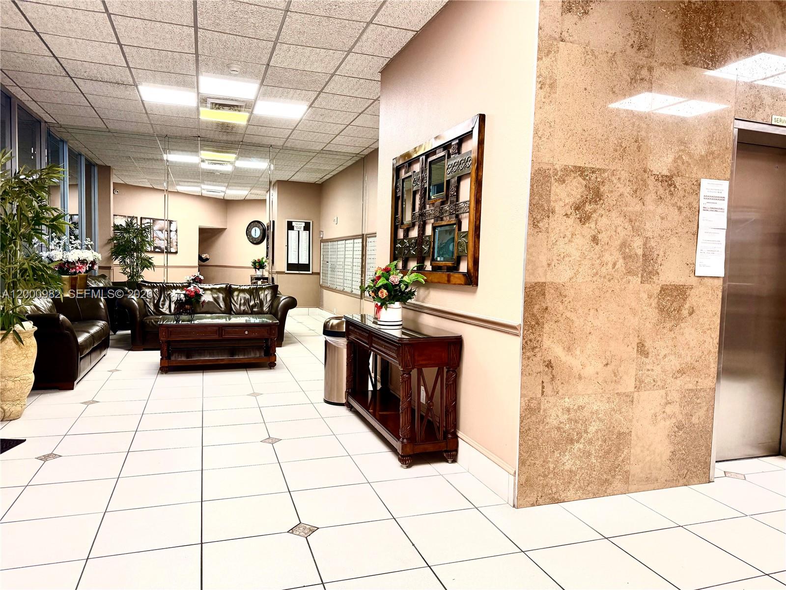 Photo of 1825 Ocean Dr #614, Hallandale Beach, Florida, 33009 - Lobby area