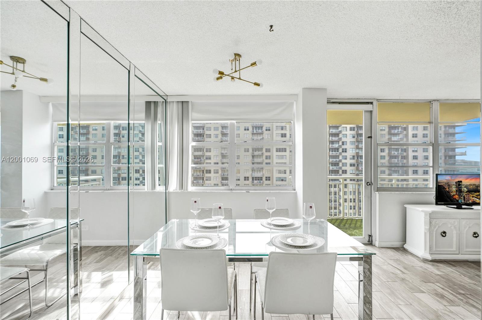 See details 1607 1 / 2 943 sq. ft. $ 2026-04-14 0 Photo