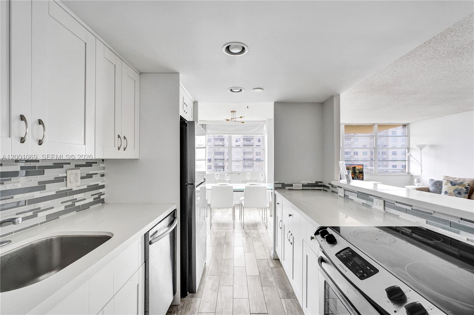 See details 1607 1 / 2 943 sq. ft. $ 2026-04-14 0 Photo