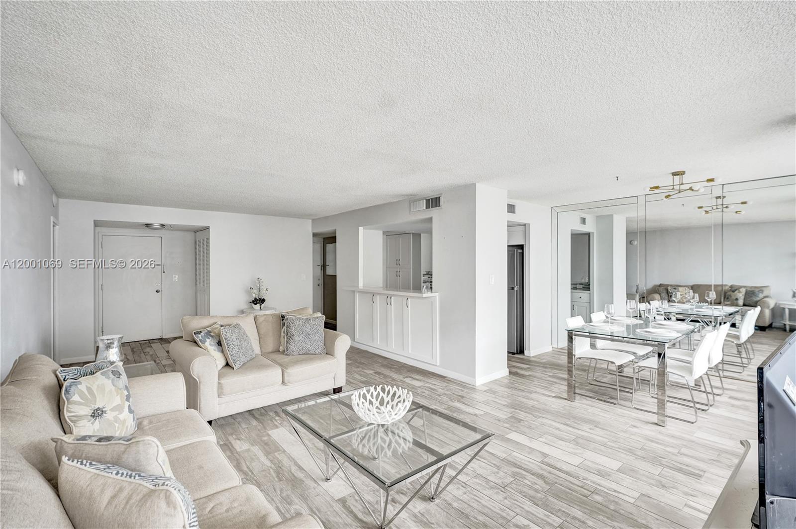 See details 1607 1 / 2 943 sq. ft. $ 2026-04-14 0 Photo