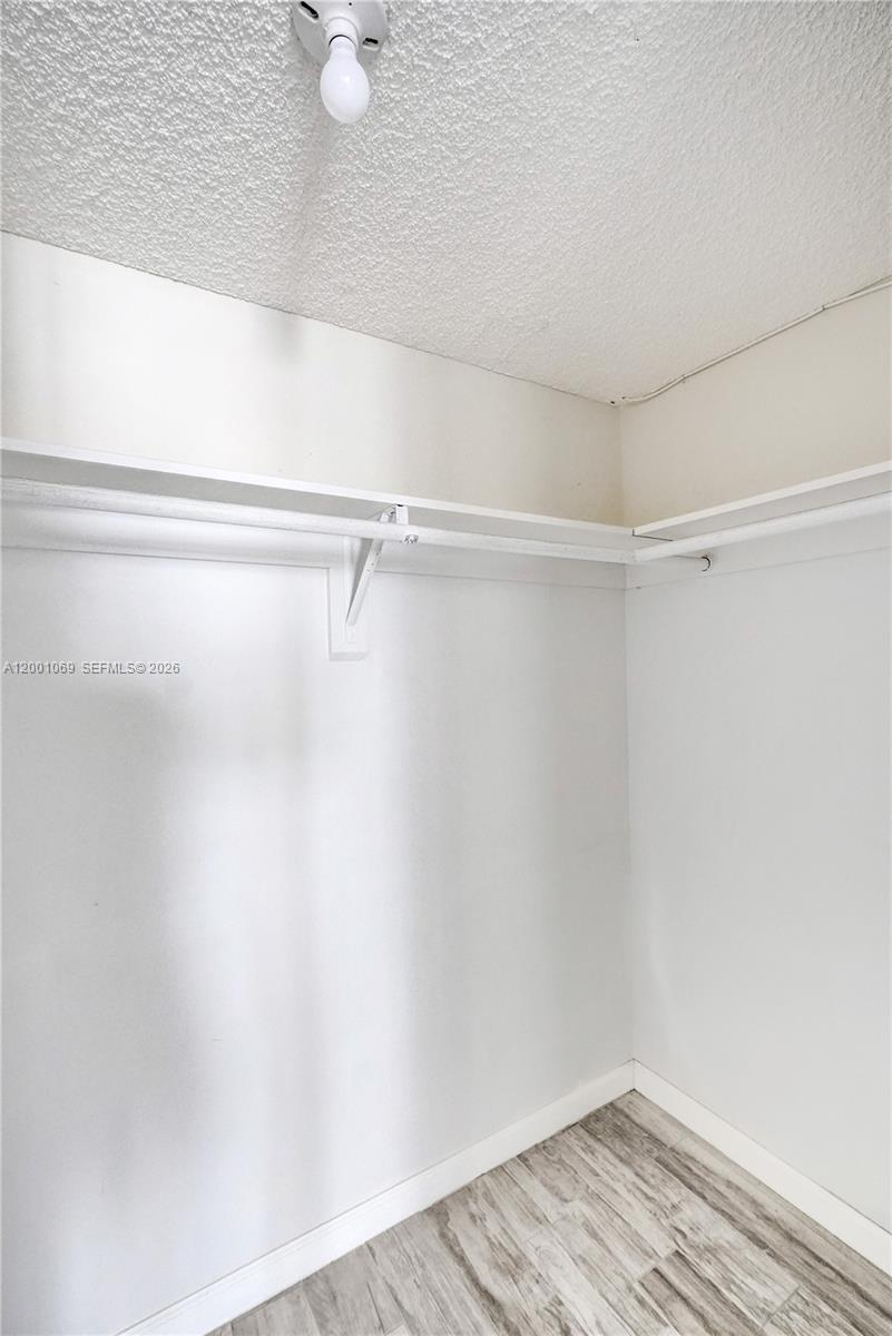 See details 1607 1 / 2 943 sq. ft. $ 2026-04-14 0 Photo