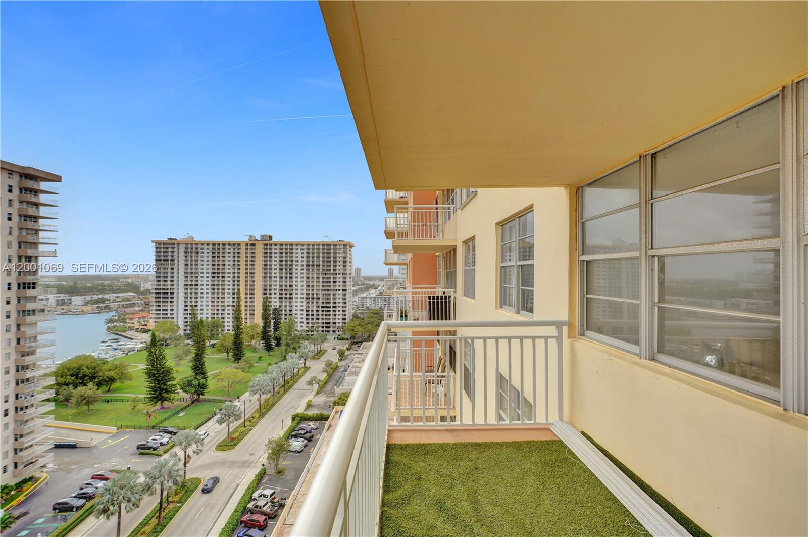 See details 1607 1 / 2 943 sq. ft. $ 2026-04-14 0 Photo