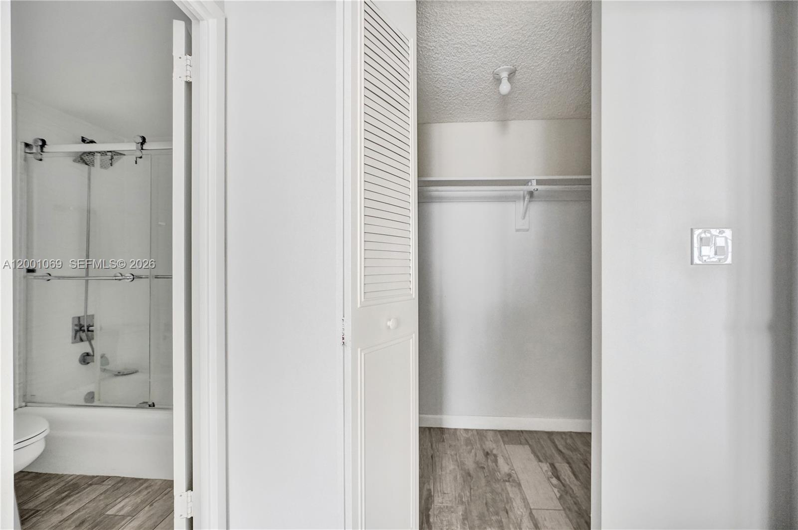 See details 1607 1 / 2 943 sq. ft. $ 2026-04-14 0 Photo