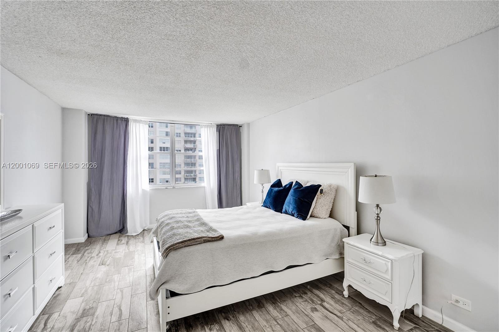 See details 1607 1 / 2 943 sq. ft. $ 2026-04-14 0 Photo