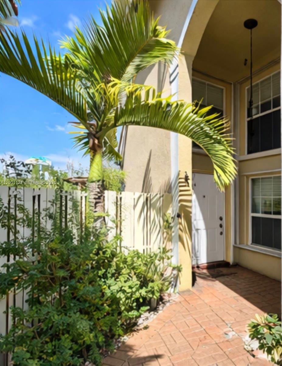 Photo of 1125 Butternut Ln  (1125), Hollywood, Florida, 33019 - 