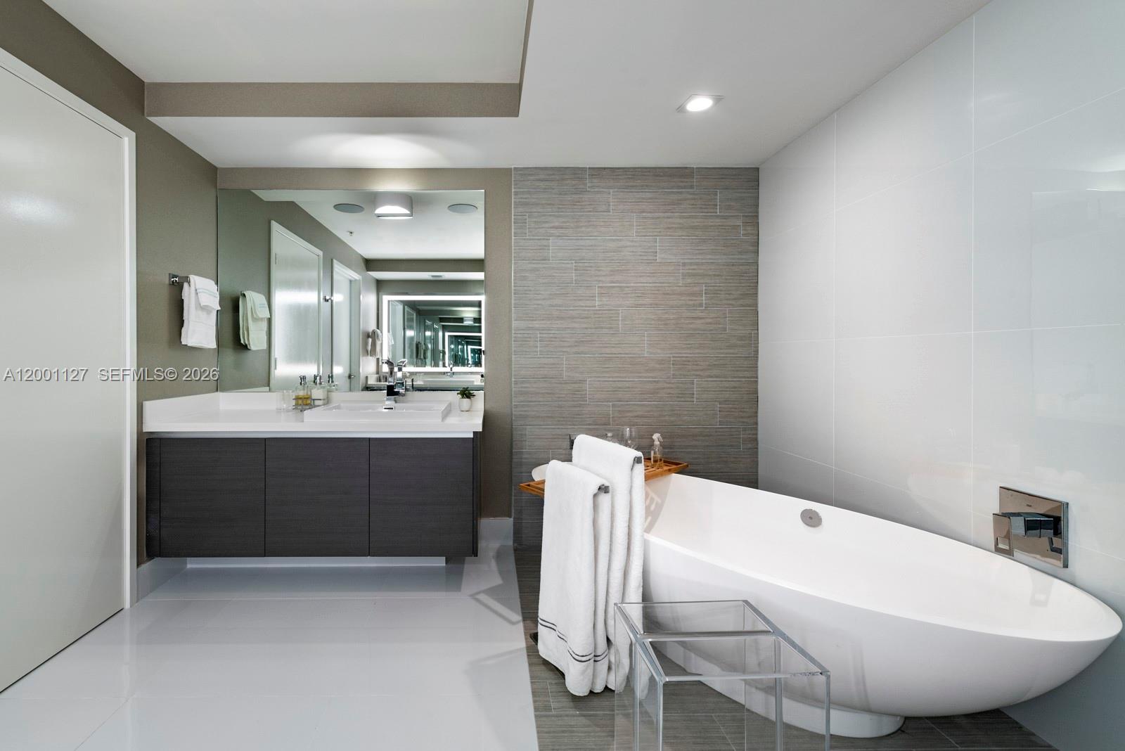 4-1702 3 / 4 1892 sq. ft. $ 2026-04-14 0 Photo