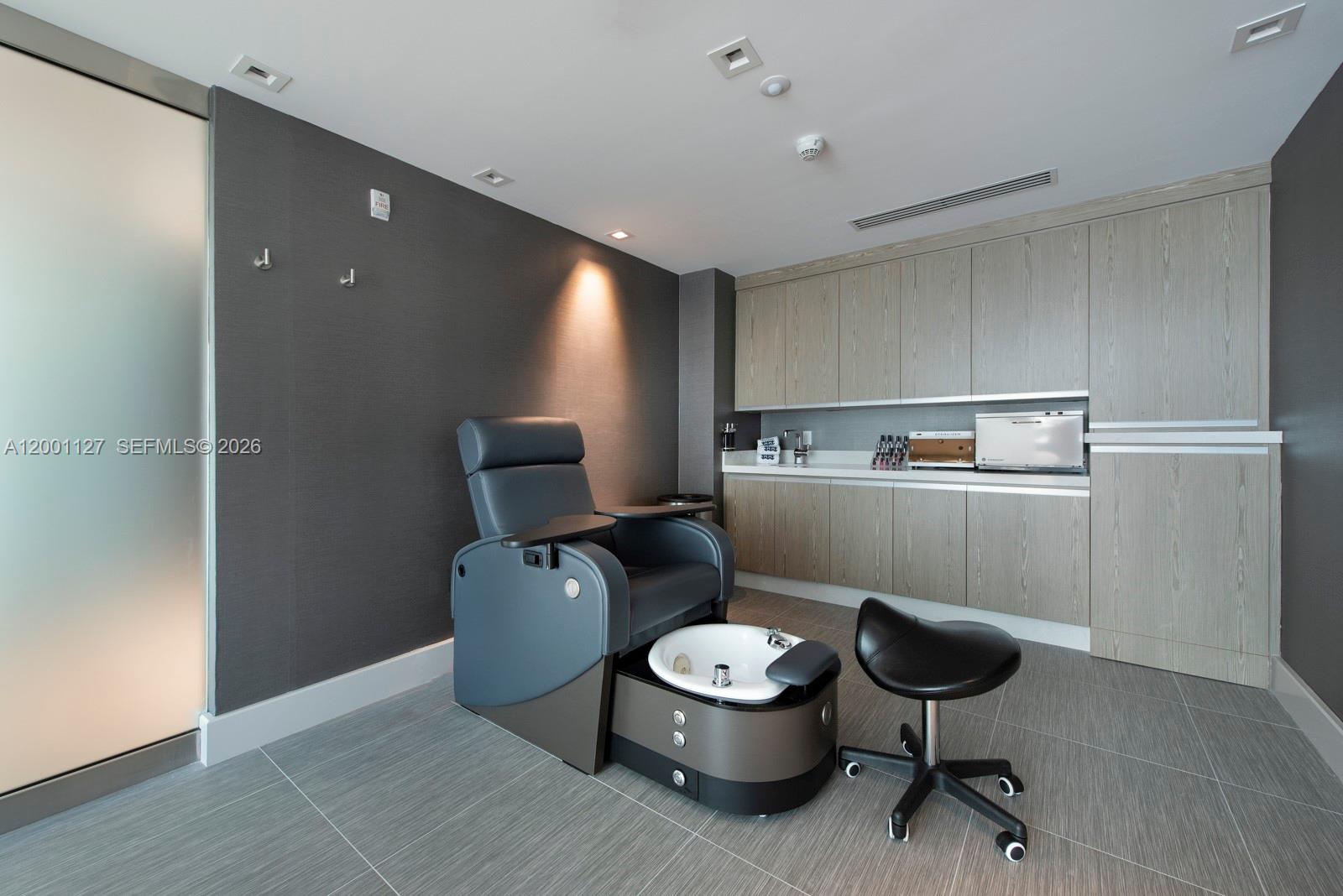 4-1702 3 / 4 1892 sq. ft. $ 2026-04-14 0 Photo