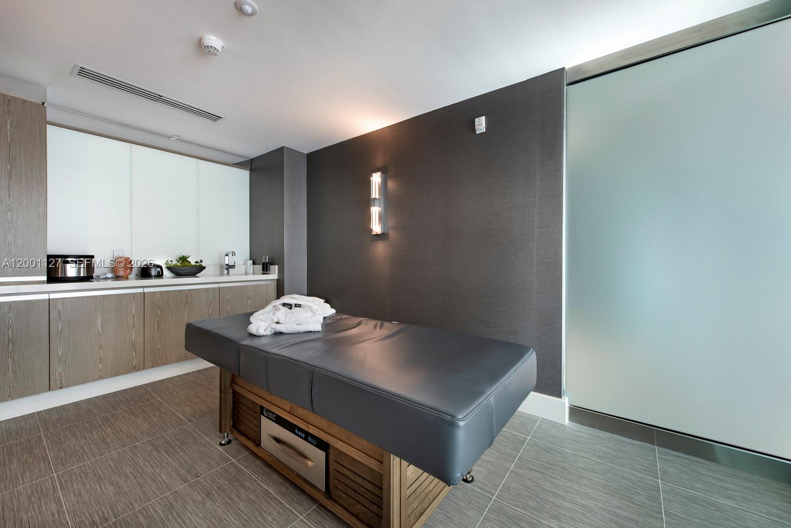 4-1702 3 / 4 1892 sq. ft. $ 2026-04-14 0 Photo