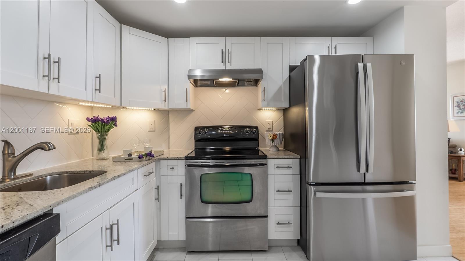 315 2 / 2 1220 sq. ft. $ 2026-05-17 0 Photo
