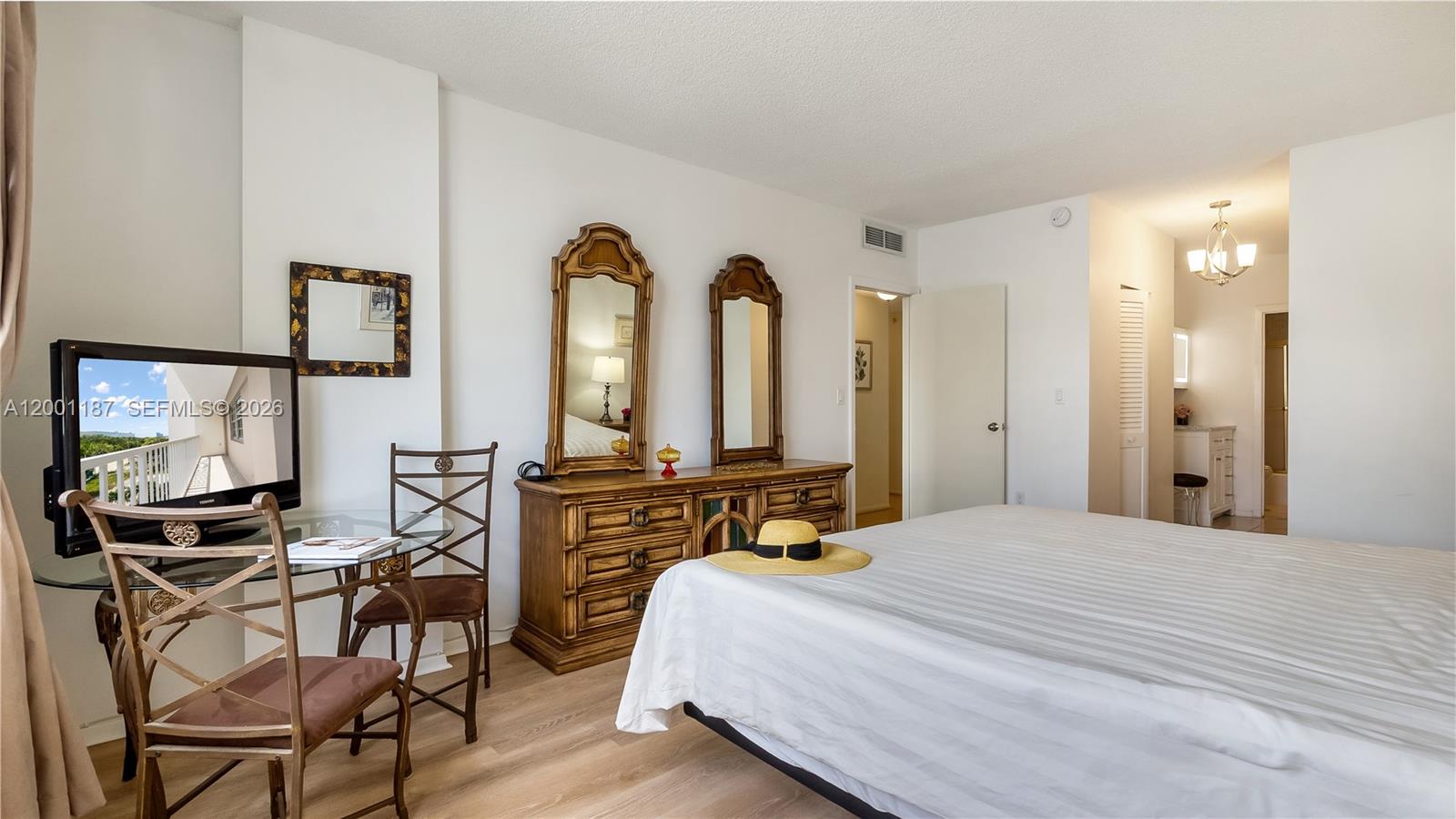 315 2 / 2 1220 sq. ft. $ 2026-05-17 0 Photo