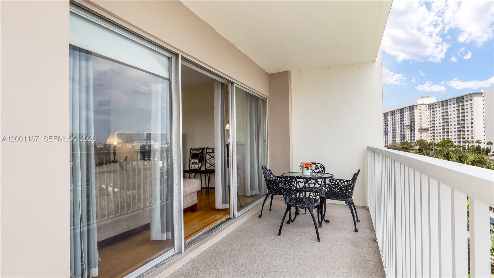 315 2 / 2 1220 sq. ft. $ 2026-05-17 0 Photo