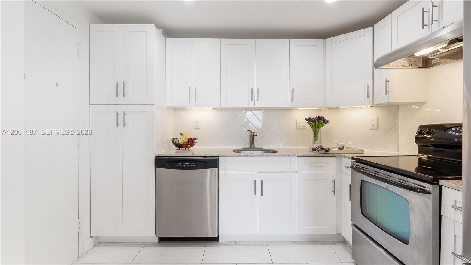 315 2 / 2 1220 sq. ft. $ 2026-05-17 0 Photo