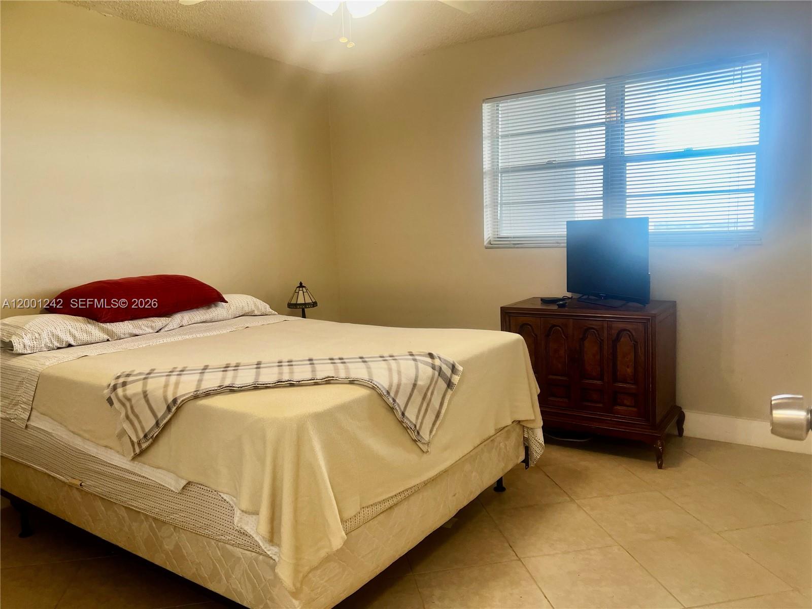 804 2 / 2 1100 sq. ft. $ 2026-04-27 0 foto