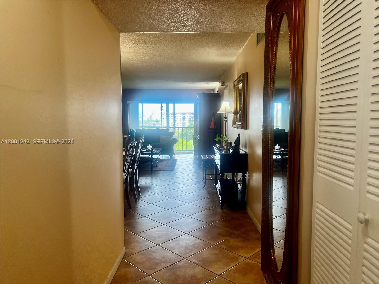 804 2 / 2 1100 sq. ft. $ 2026-04-27 0 foto