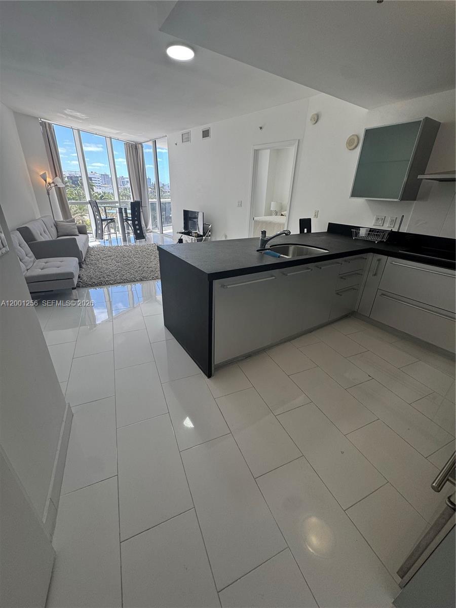 608 1 / 2 881 sq. ft. $ 2026-04-27 0 Photo