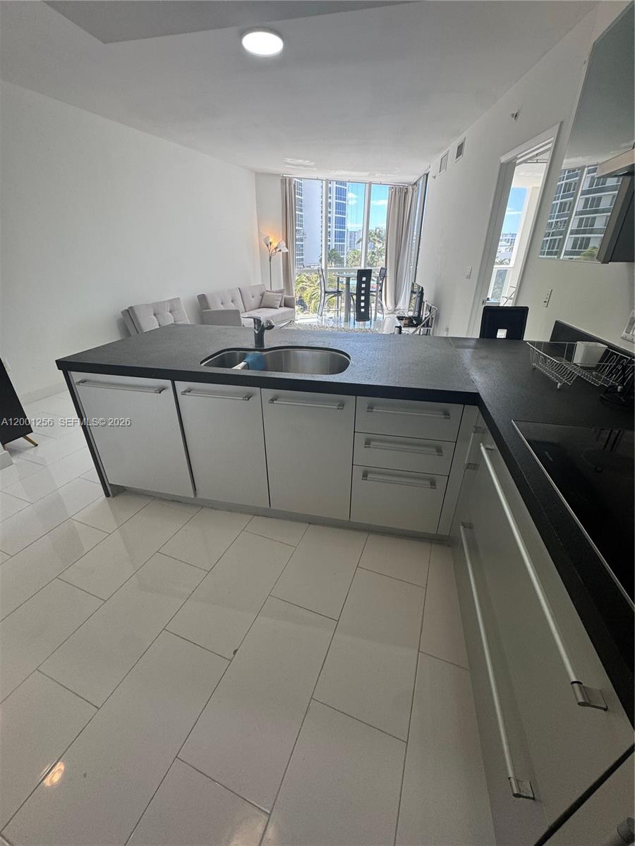 608 1 / 2 881 sq. ft. $ 2026-04-27 0 Photo