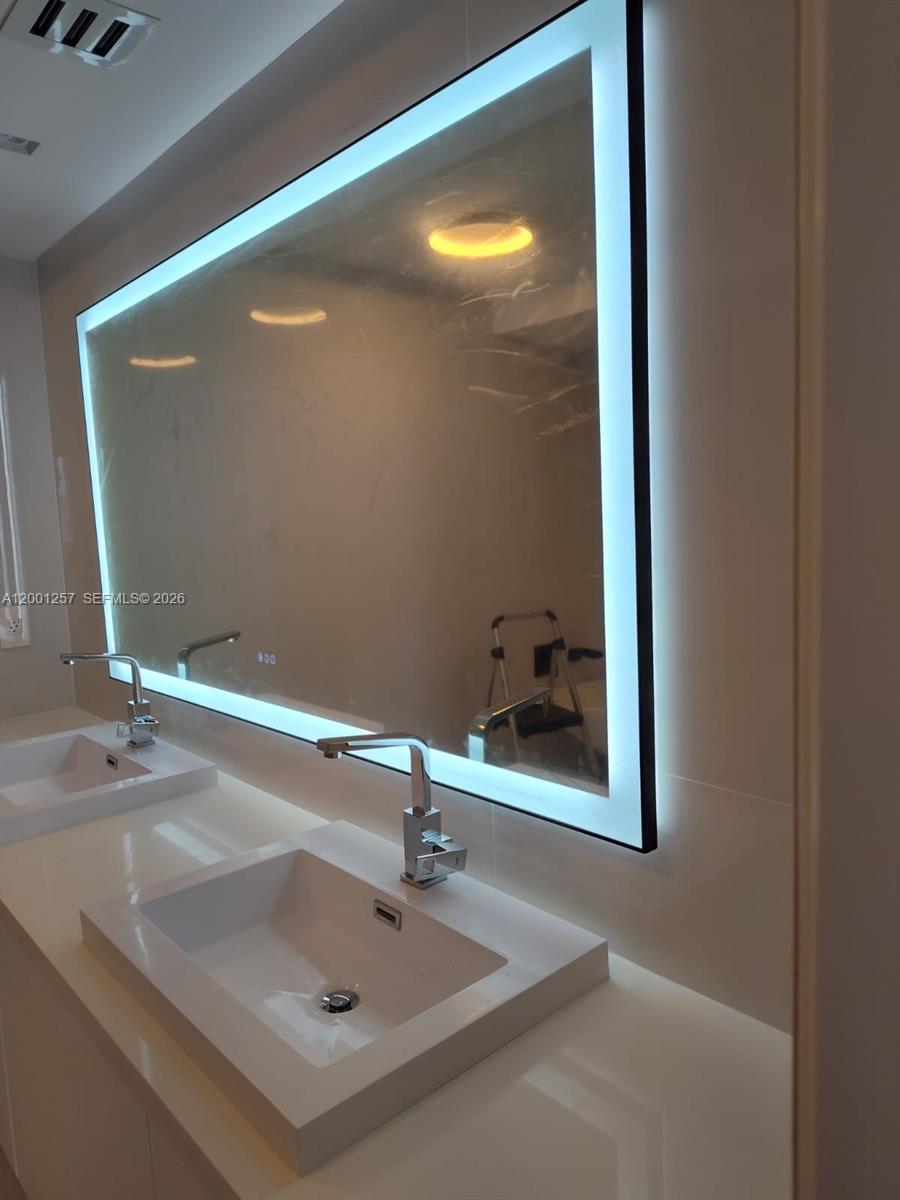 5-1405 2 / 3 1541 sq. ft. $ 2026-04-15 0 Photo