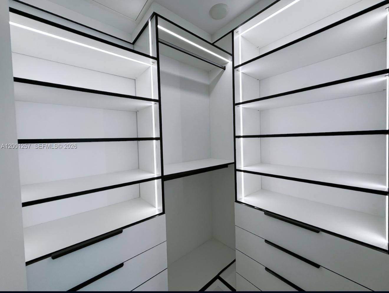 5-1405 2 / 3 1541 sq. ft. $ 2026-04-15 0 Photo