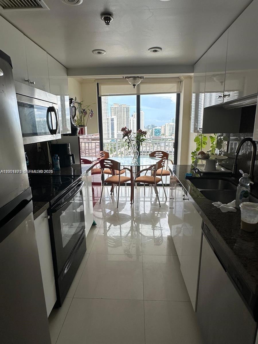 See details 2202 2 / 2 1507 sq. ft. $ 2026-04-15 0 Photo