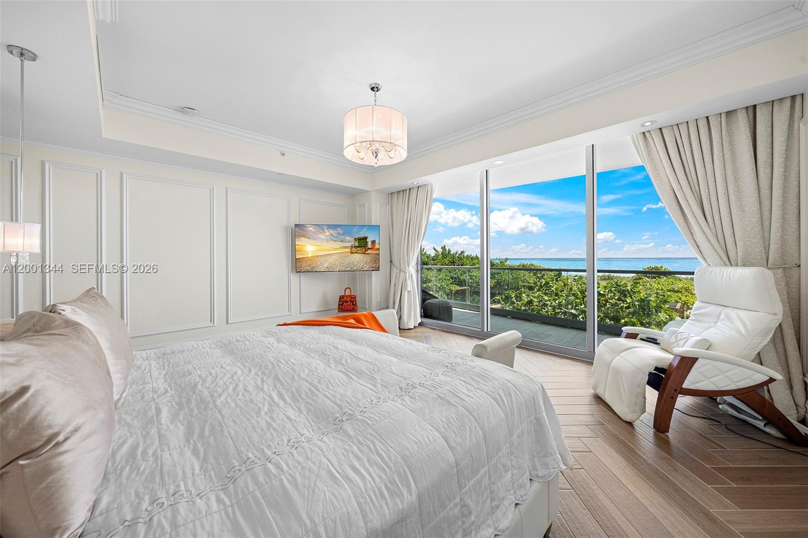 See details 203 4 / 5 3653 sq. ft. $ 2026-04-15 0 Photo