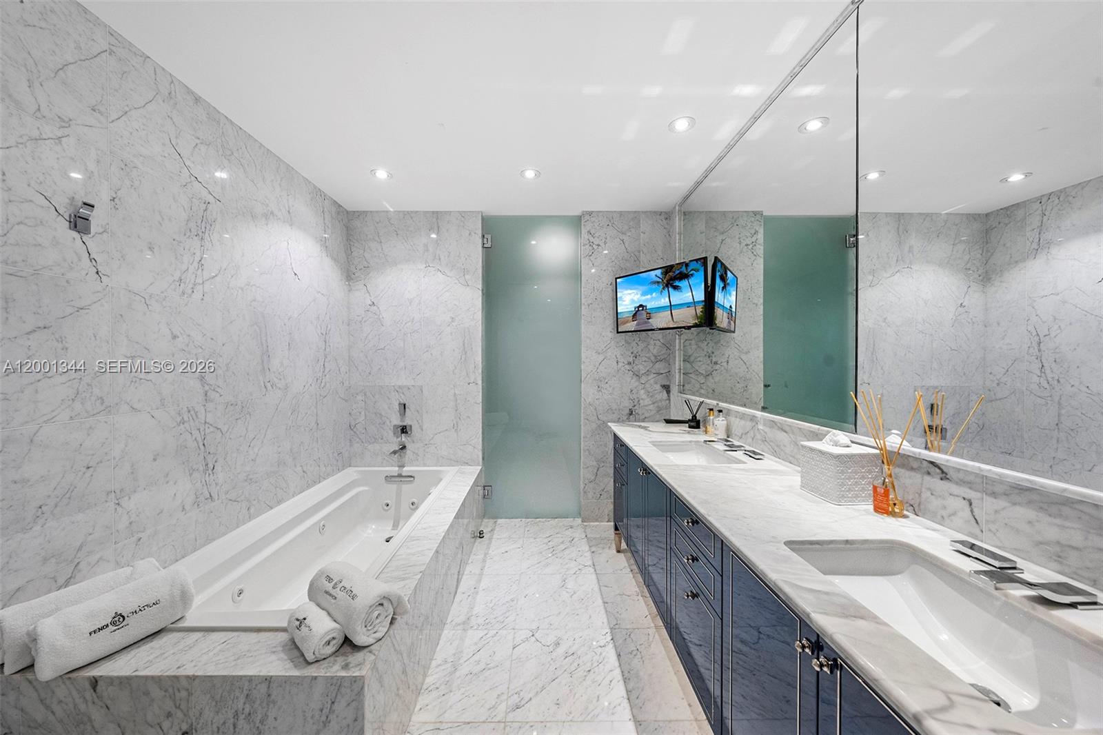 See details 203 4 / 5 3653 sq. ft. $ 2026-04-15 0 Photo