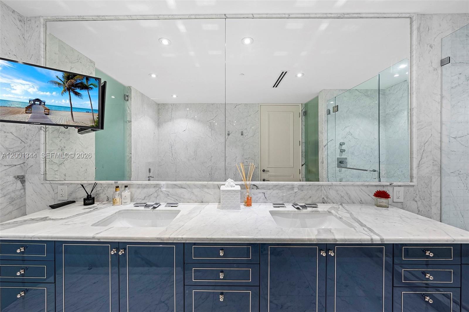 See details 203 4 / 5 3653 sq. ft. $ 2026-04-15 0 Photo