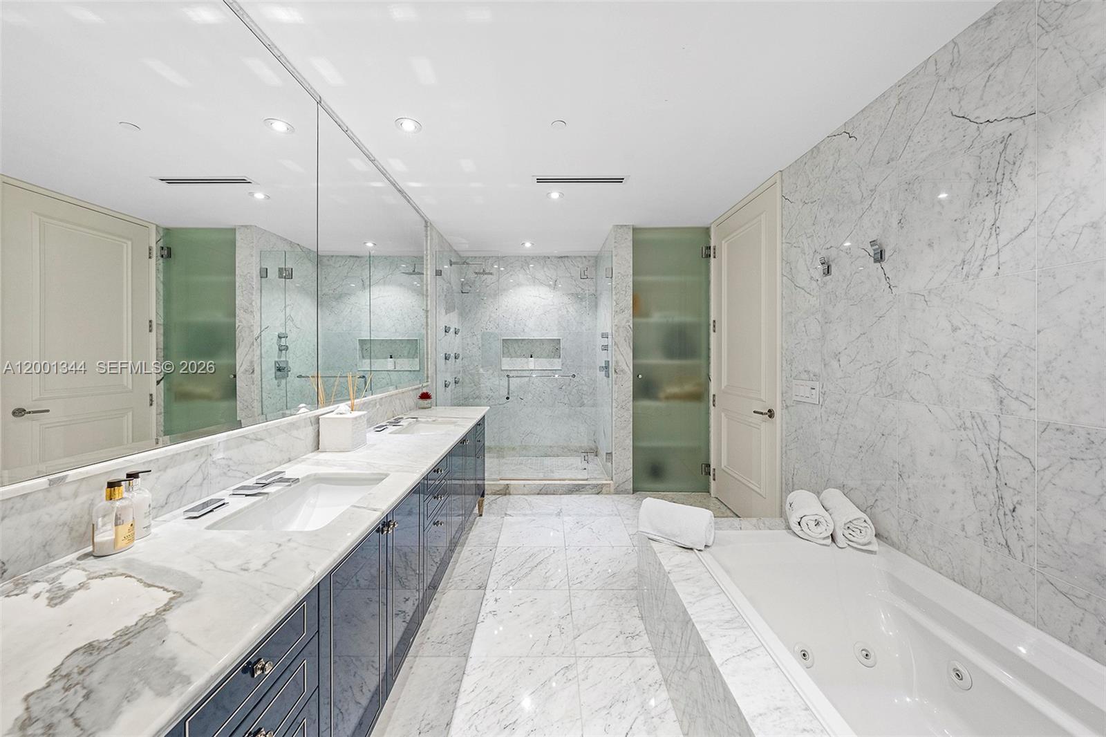 See details 203 4 / 5 3653 sq. ft. $ 2026-04-15 0 Photo