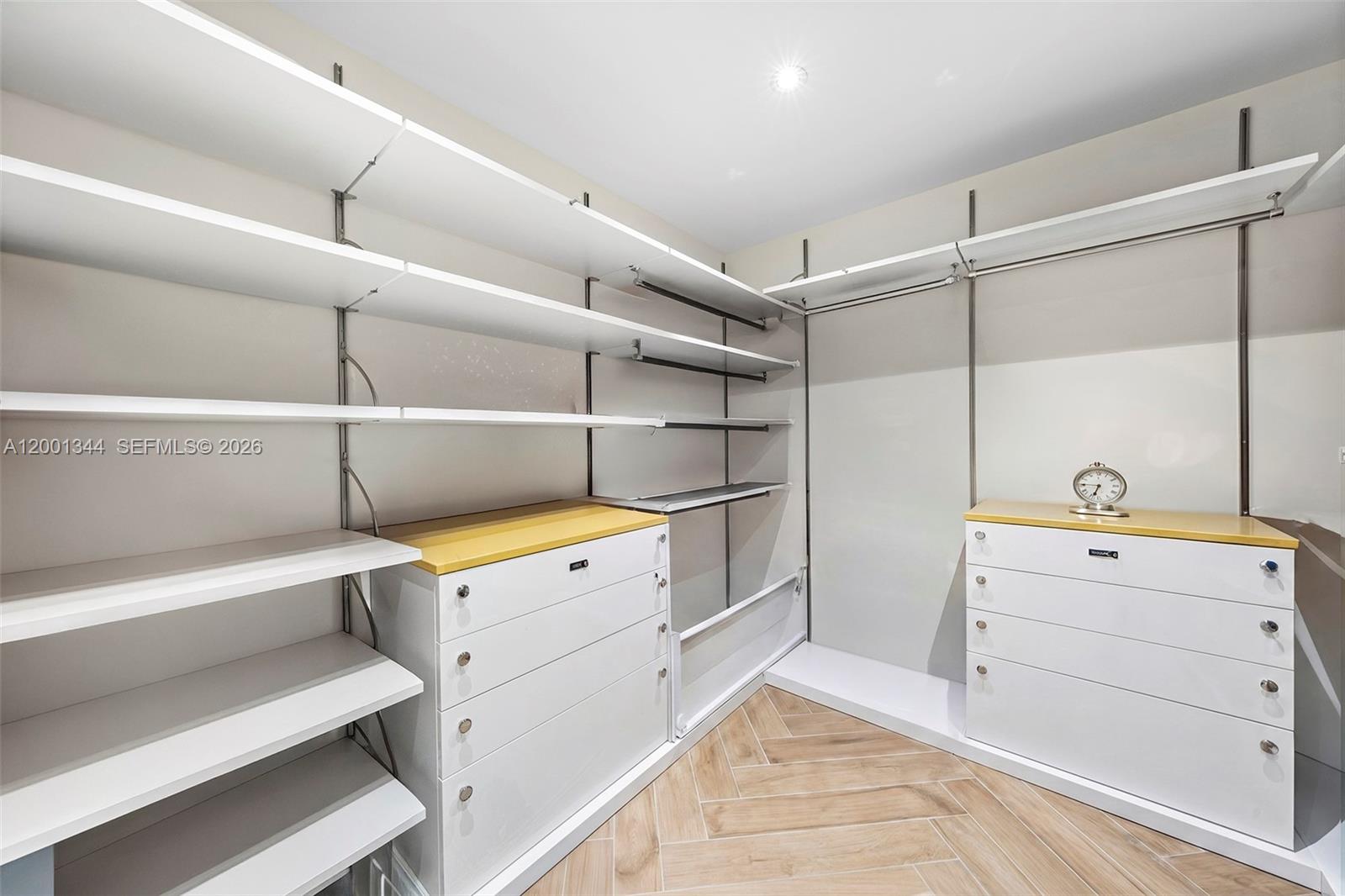 See details 203 4 / 5 3653 sq. ft. $ 2026-04-15 0 Photo