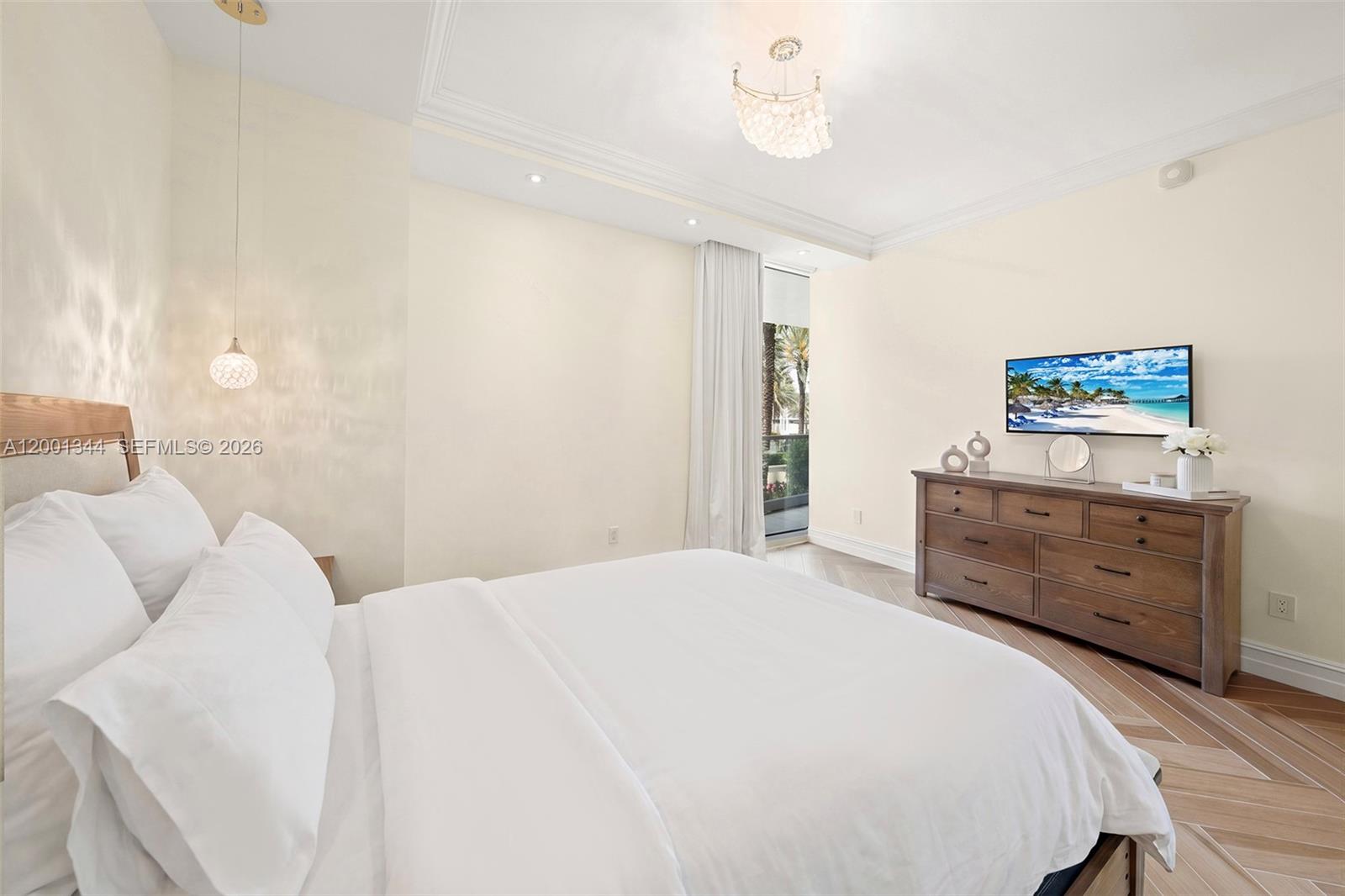 See details 203 4 / 5 3653 sq. ft. $ 2026-04-15 0 Photo