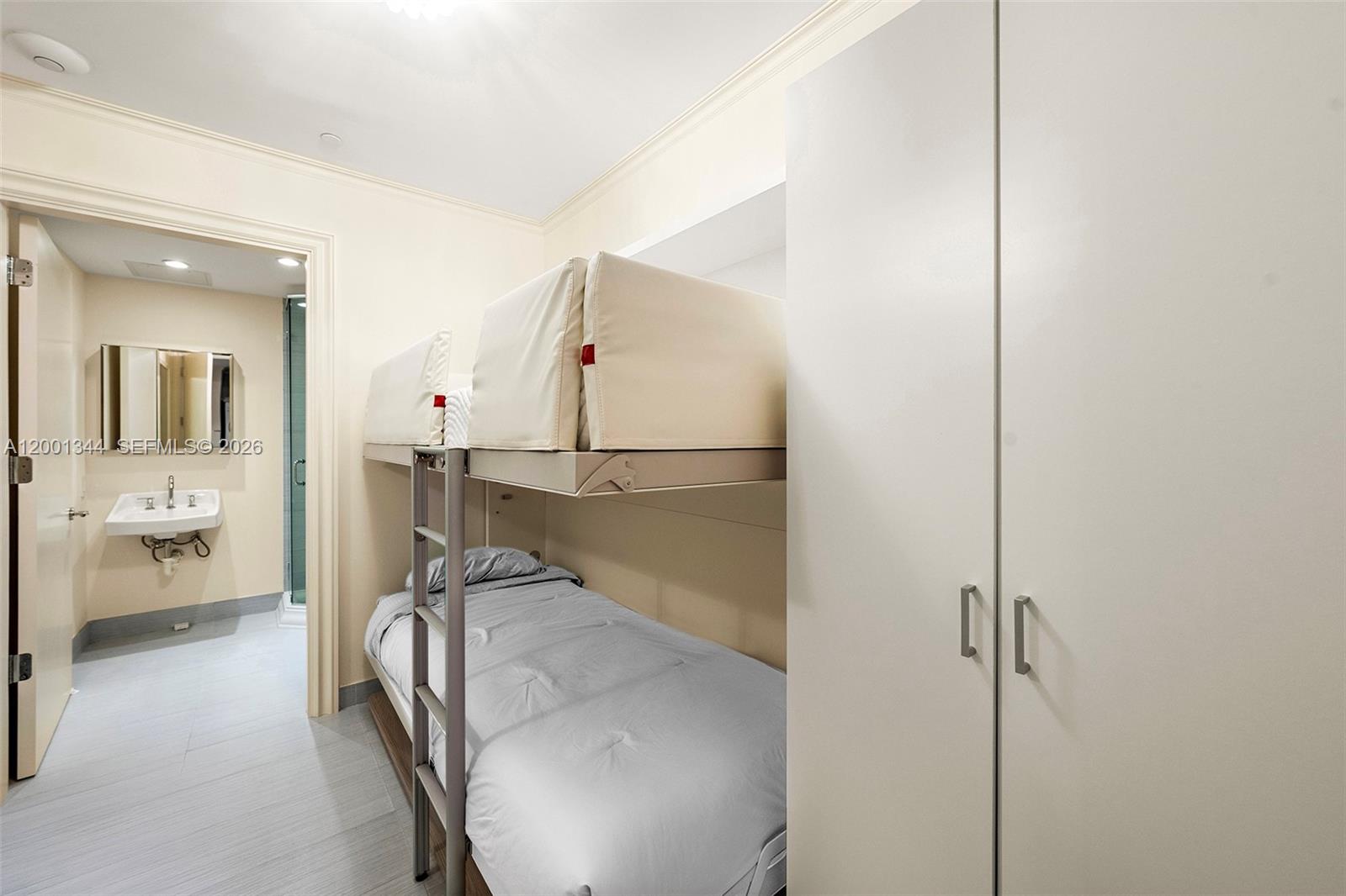 See details 203 4 / 5 3653 sq. ft. $ 2026-04-15 0 Photo