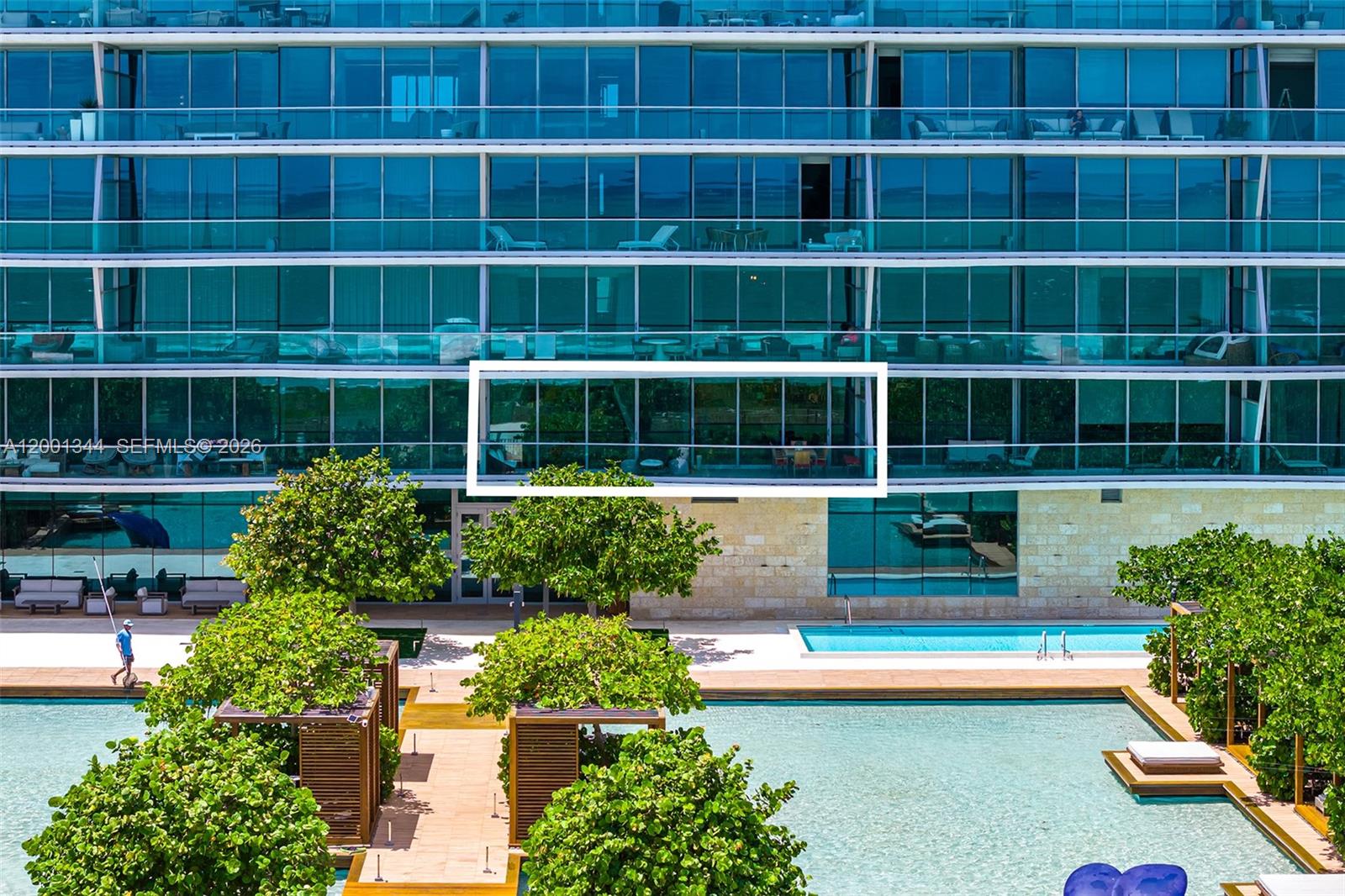 See details 203 4 / 5 3653 sq. ft. $ 2026-04-15 0 Photo