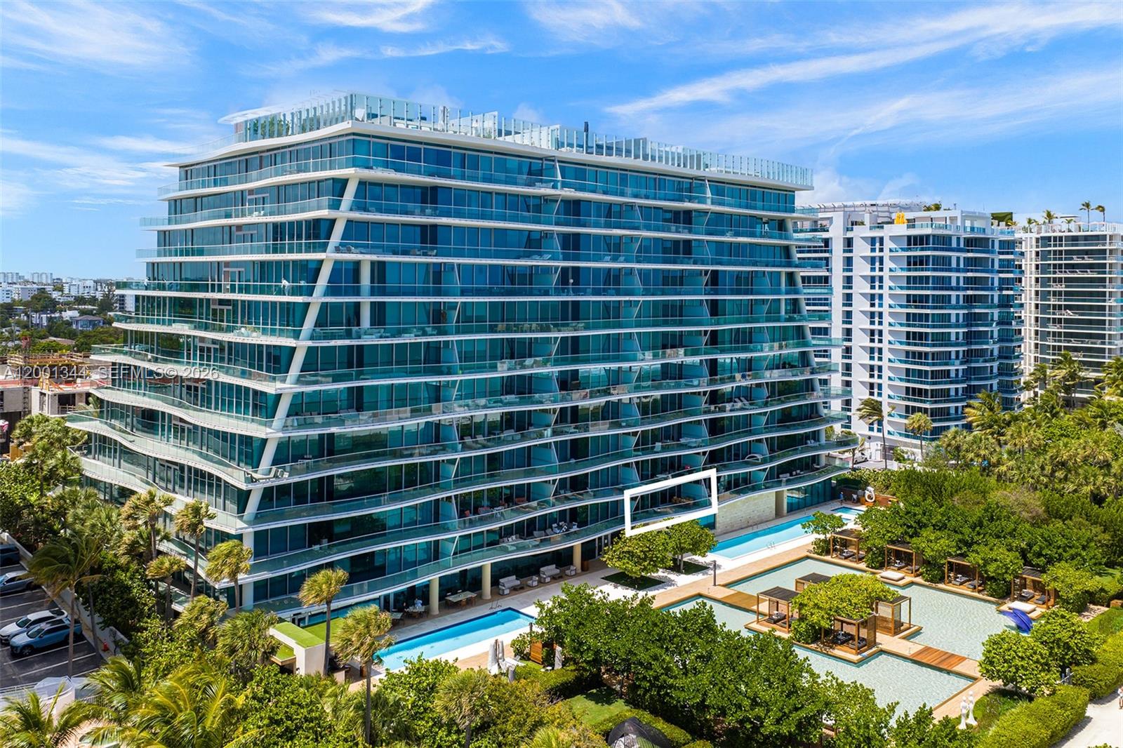 See details 203 4 / 5 3653 sq. ft. $ 2026-04-15 0 Photo