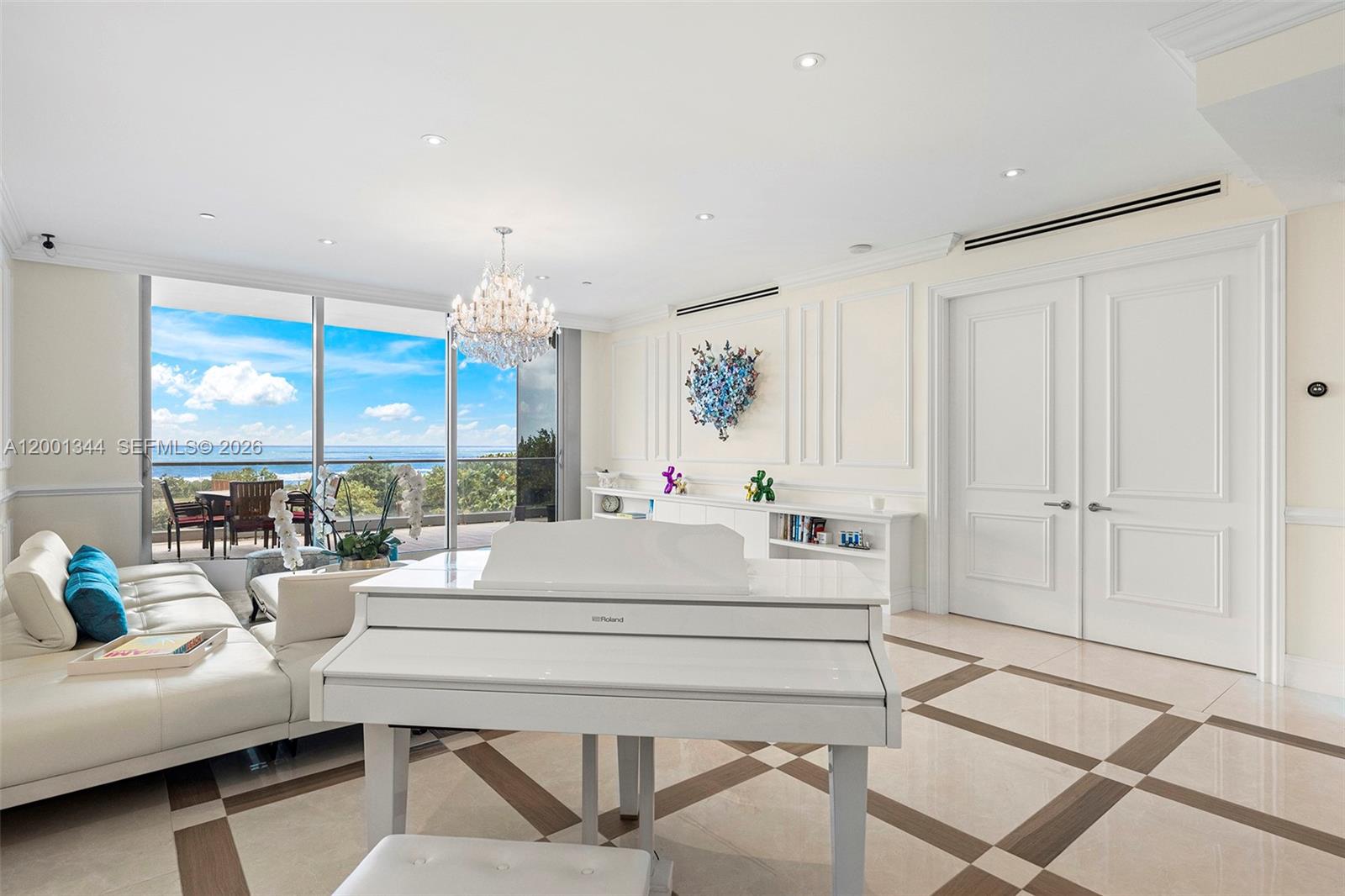 See details 203 4 / 5 3653 sq. ft. $ 2026-04-15 0 Photo