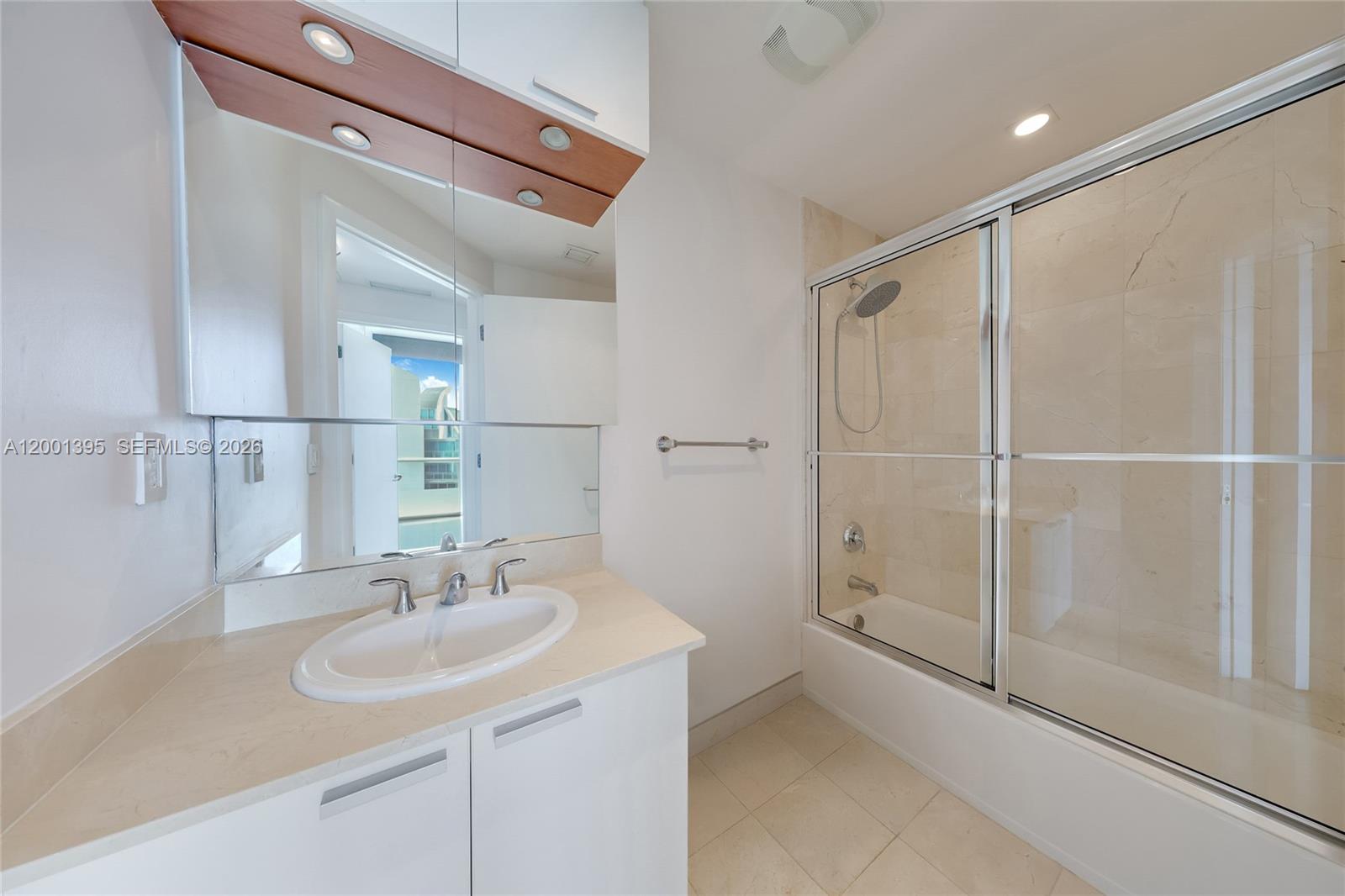 Photo of 3131 188th St  #1-808, Aventura, Florida, 33180 - Bathroom #2
