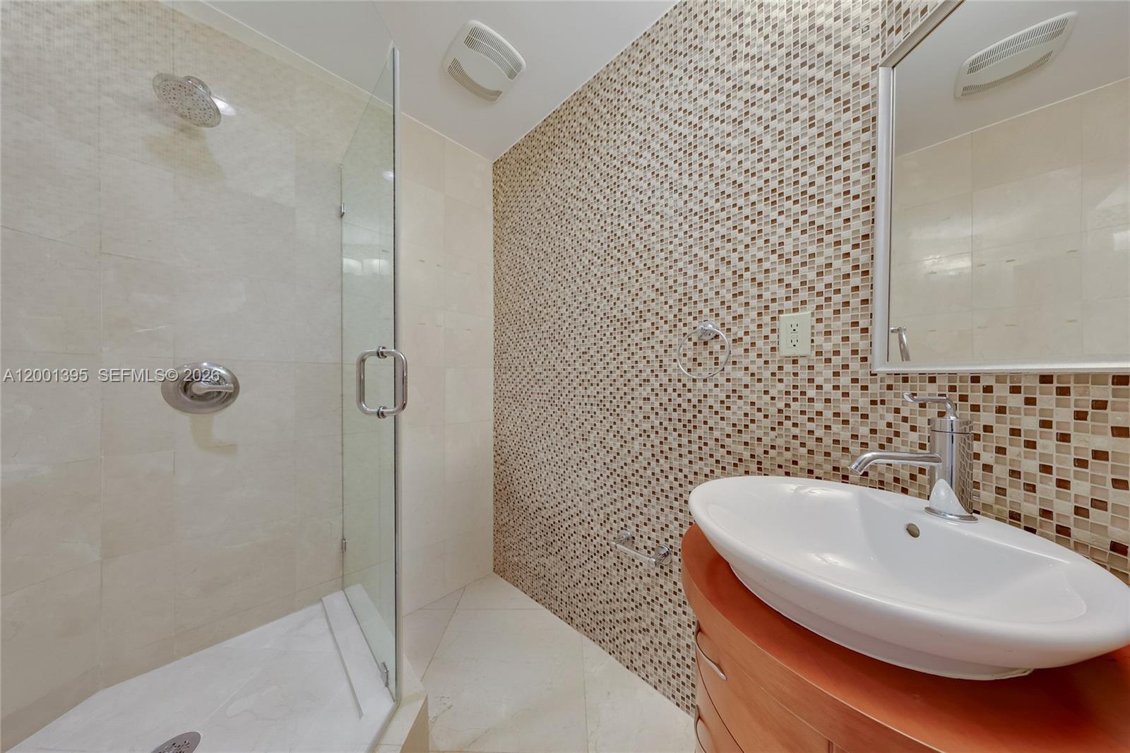 Photo of 3131 188th St  #1-808, Aventura, Florida, 33180 - 3RD Bathroom