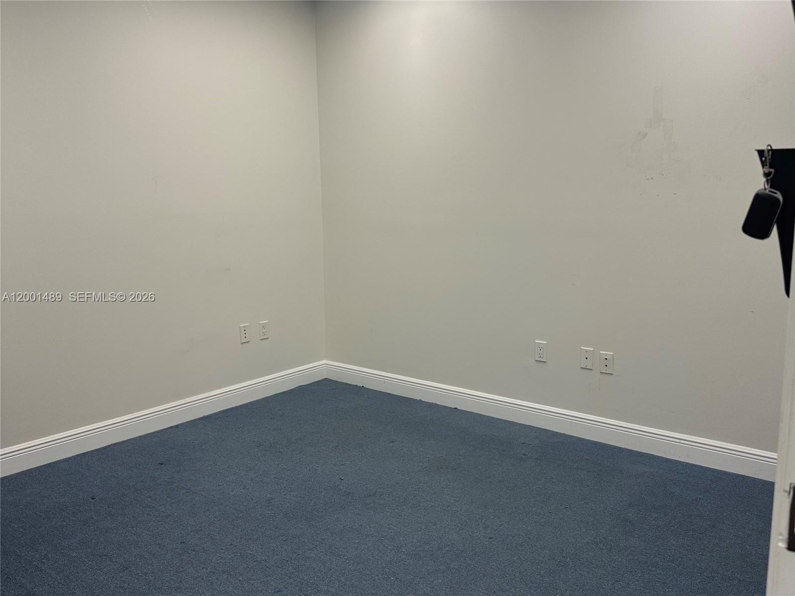 3  /   sq. ft. $ 2026-04-15 0 Photo