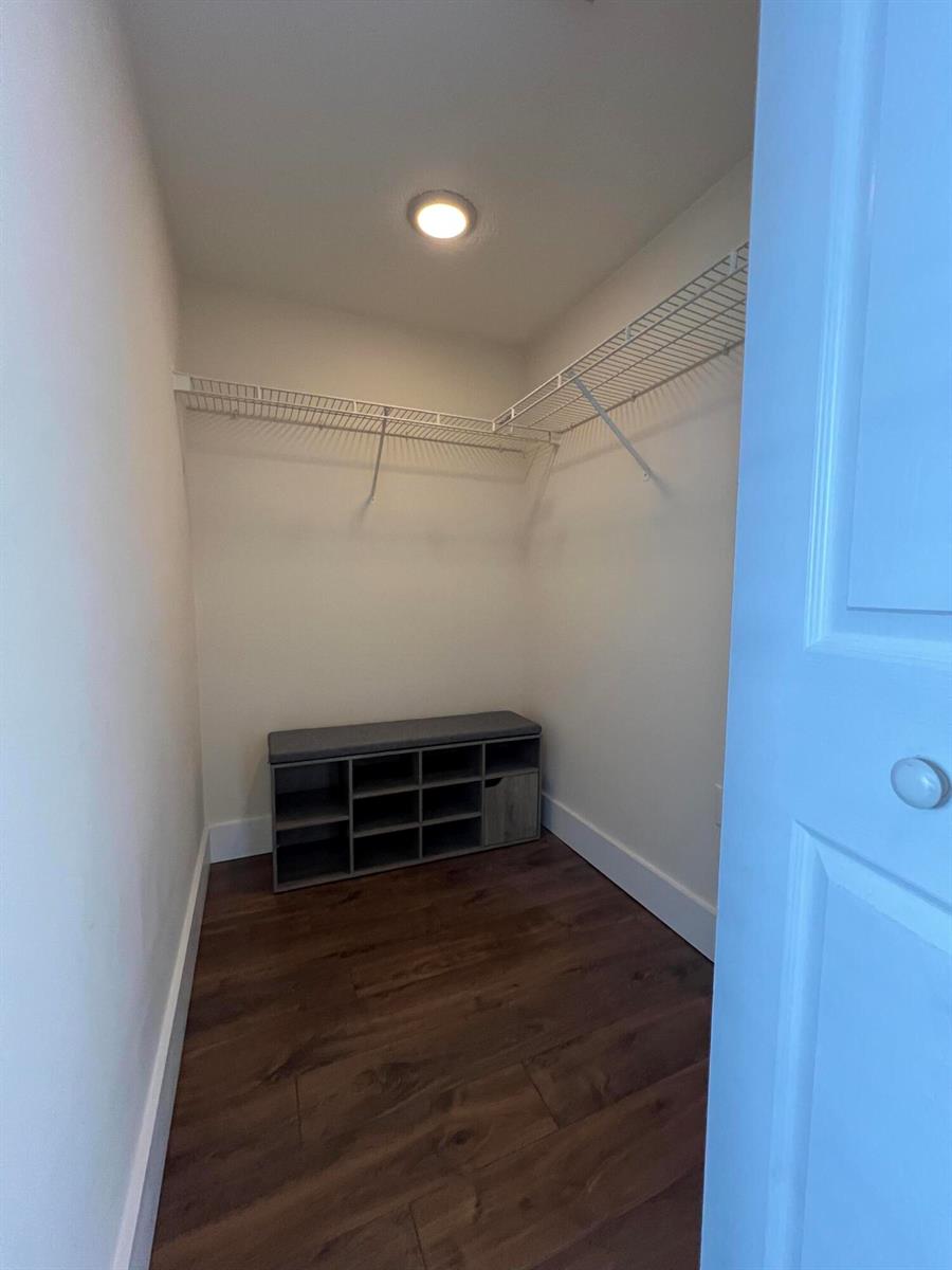 Ver detalles 506 2 / 2 1026 sq. ft. $ 2026-04-21 0 foto