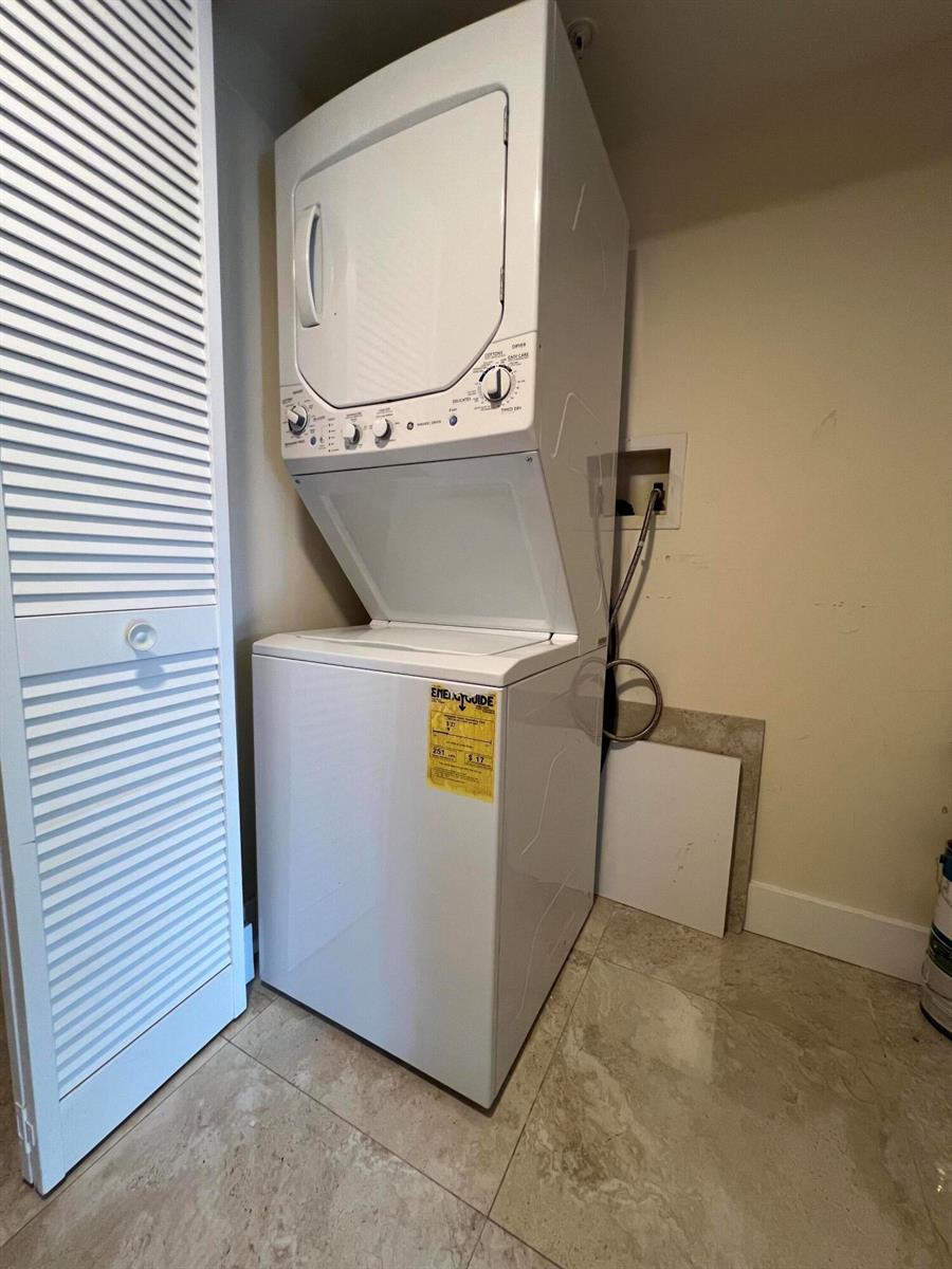 Ver detalles 506 2 / 2 1026 sq. ft. $ 2026-04-21 0 foto