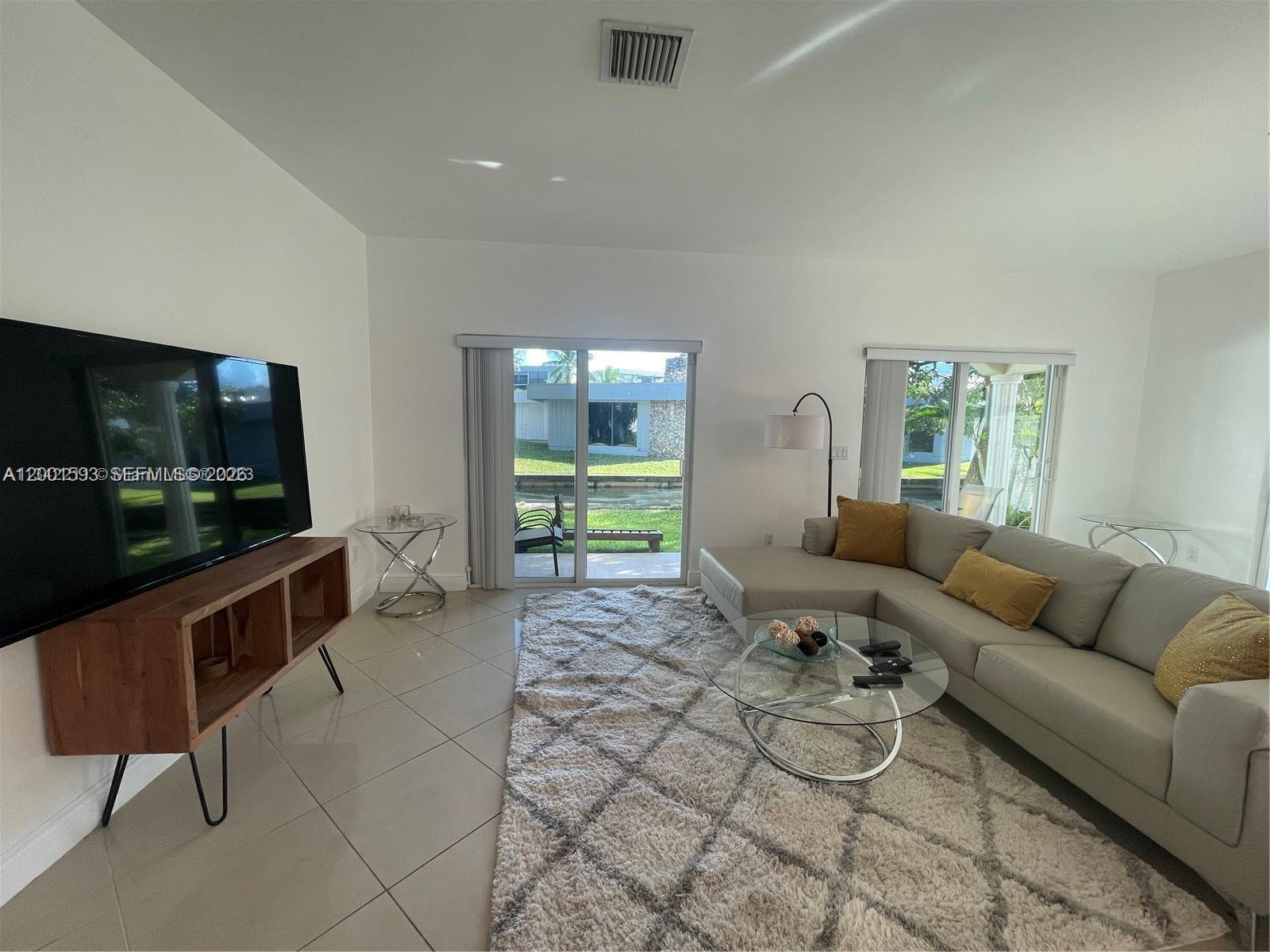   /  11652 sq. ft. $ 2026-04-15 0 Photo