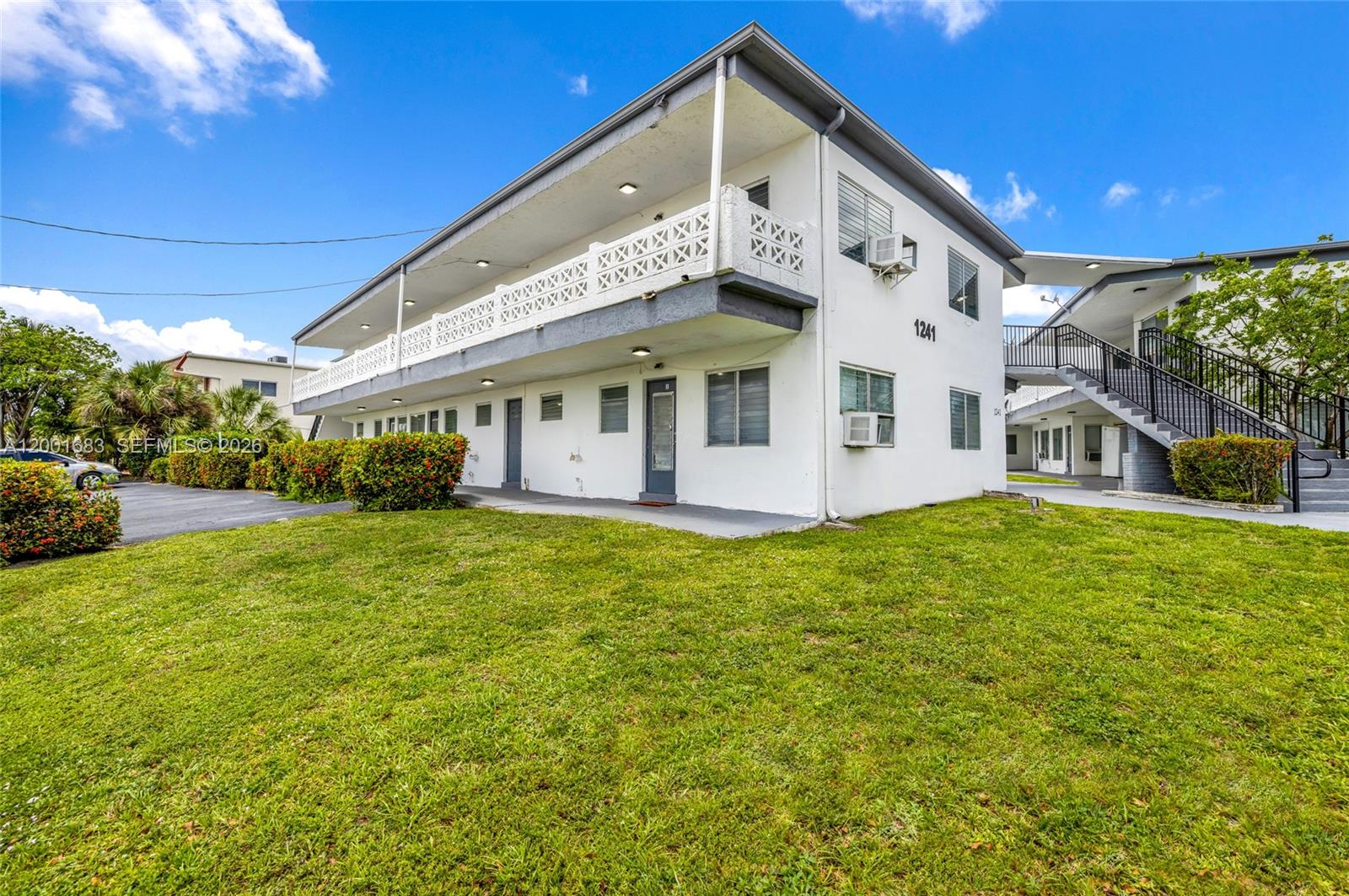 1-16  /   sq. ft. $ 2026-04-15 0 Photo